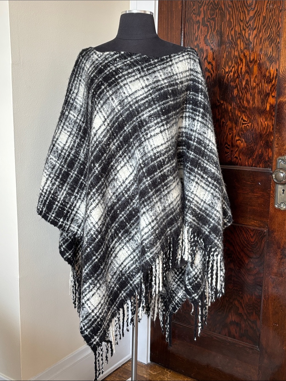 Lauren Ralph Lauren Black & White Plaid Fringe Poncho One Size Pull On Fall cozy